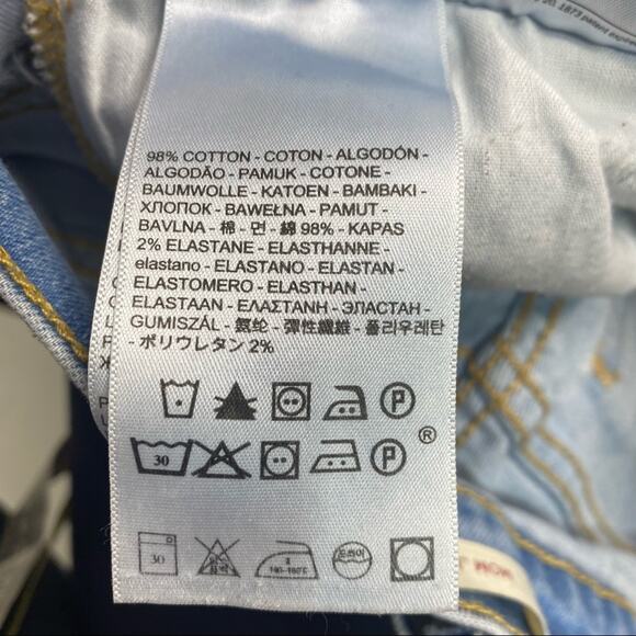 Levi’s High Waist Tapered Distressed Mom Jeans 25 - Picture 6 of 10